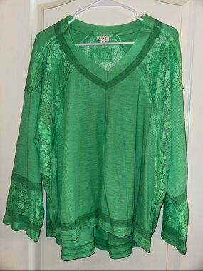 POL Green V-Neck Lace-Trim Ribbed Knit Long Sleeve Top
